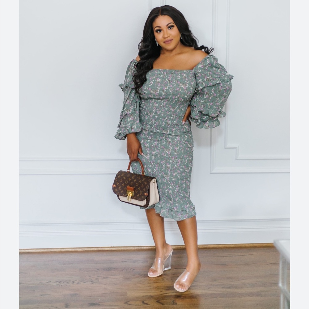 Petal & Pup Green Ruffled Sheath Dress with Puff Sleeves